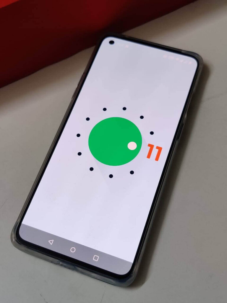 OnePlus 8T Android 11